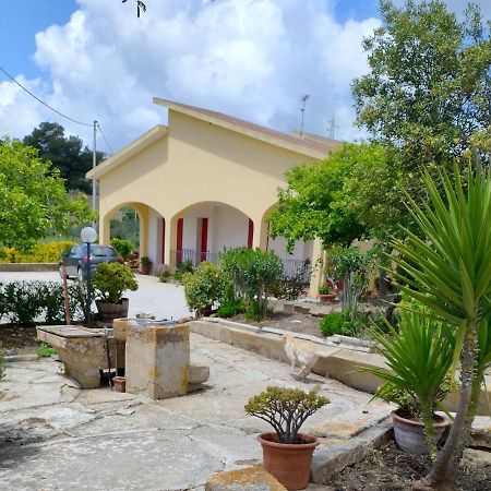 Villa Lada Santa Ninfa Buitenkant foto